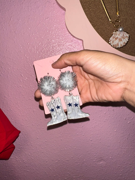 Dalla sweetheart earring