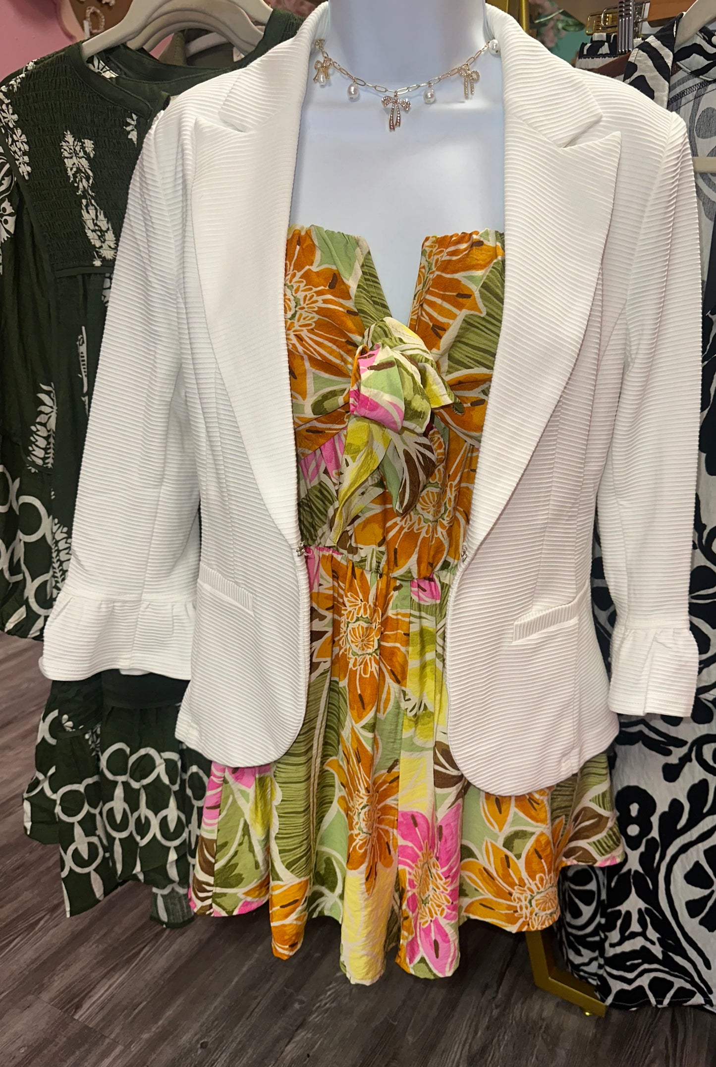 Sophisticated babe blazer